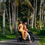 Koppel op scooter op Bali Indonesie