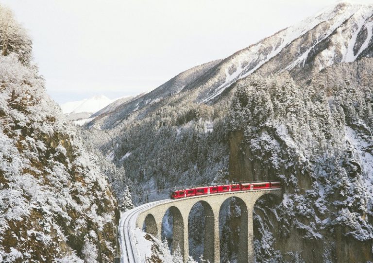 Zwitserland biedt gratis openbaar vervoer bij een hotelovernachting in veel delen van het land