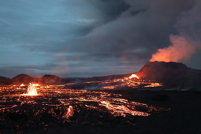 Vliegverkeer dreigt opnieuw ontregeld te raken door IJslandse vulkaan aswolk